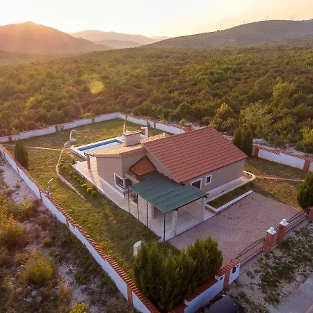 Holiday Dea * Vucevica